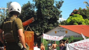 Carabineros salió en defensa de capitán acusado de violencia innecesaria en Rapa Nui