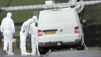 Policía halló dos coches bomba en Irlanda del Norte