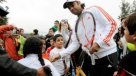 Fernando González realizó clínica de tenis con niños