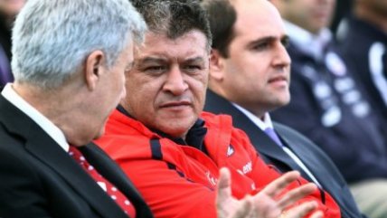   Claudio Borghi participó en la presentación del nuevo bus de la selección 