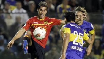 U. Española busca remontar ante el poderoso Boca Juniors para avanzar en la Libertadores