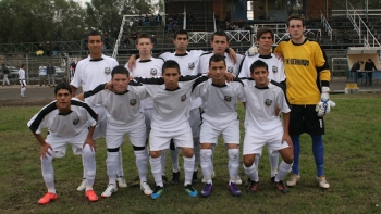 Revise los resultados y posiciones de la Cuarta División