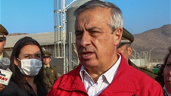 Mañalich: A más tardar el viernes se anunciará plan de cierre de planta Agrosuper