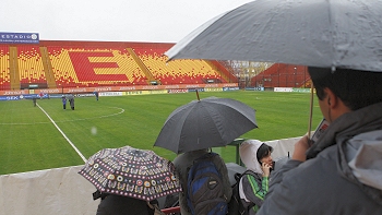   Los hinchas no tendrán problemas para ingresar con paraguas a los estadios 