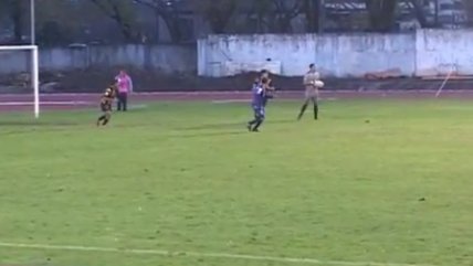   El increíble gol de arquero de Fernández Vial en la Segunda División Profesional 