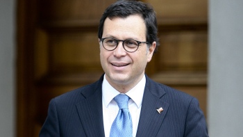   Hinzpeter firmó acuerdo para luchar contra la violencia en los estadios en Sudamérica 