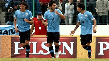 La selección uruguaya olímpica derrotó a Chile en un 