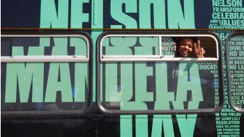 Sudáfrica y el mundo rindieron homenaje a Nelson Mandela en su cumpleaños núñero 94