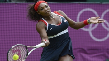 Serena Williams comenzó con el pie derecho en el tenis femenino de Londres 2012