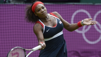 Serena Williams se instaló con autoridad en los octavos de final del tenis olímpico