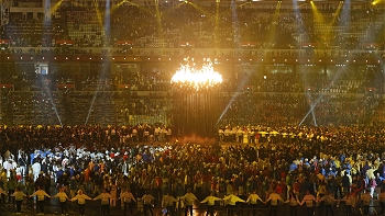 Comité Organizador de Londres recibió duras críticas por apagar la llama olímpica