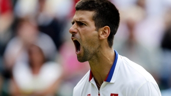 Djokovic eliminó a Hewitt y se topará con Tsonga en cuartos de final