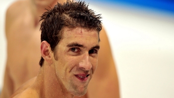 Michael Phelps se vistió de gloria tras conseguir su medalla 22