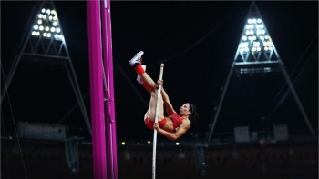 Jennifer Suhr dejó a Yelena Isinbayeva sin medalla de oro en el salto con garrocha