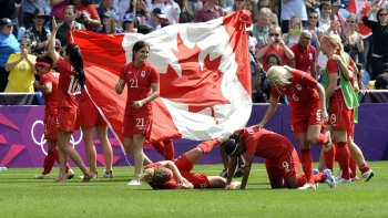 Canadá logró el bronce en el fútbol femenino con gol en los descuentos