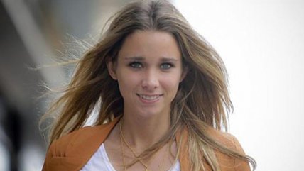   La rubia que se robó las miradas en la final de hockey 