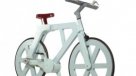 Inventor creó una bicicleta de cartón que cuesta 10 dólares