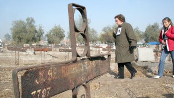 Familiares de víctimas del Patio 29 recibieron balance del ministro en visita
