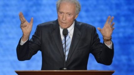 Clint Eastwood fue la sorpresa en proclamación de Mitt Romney