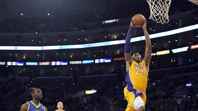 Los Lakers arrollaron a Los Warriors en el primer partido sin Mike Brown en la NBA