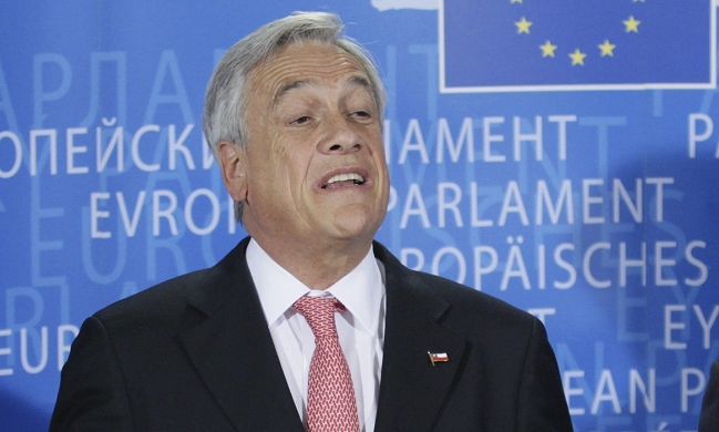 Piñera llega este jueves a Londres para reunirse con Cameron y abogados de La Haya