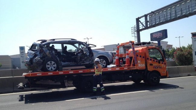 Alcalde de Maipú protagonizó accidente vehicular en Autopista Vespucio Norte