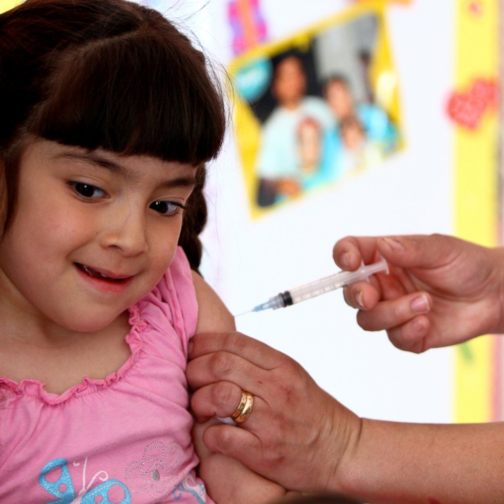 Vacunación contra la meningitis se inició con total orden en La Florida