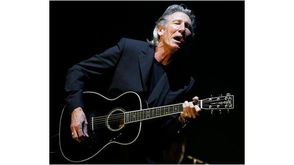 Roger Waters donó guitarra autografiada para fundación chilena