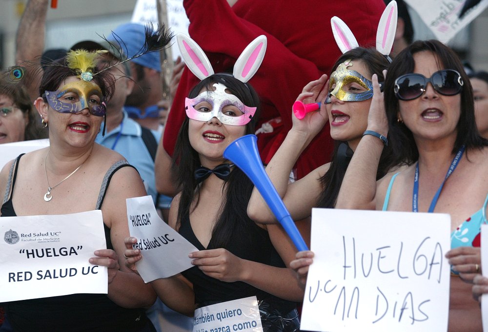 La protesta en ropa interior que alteró el tránsito en la Alameda