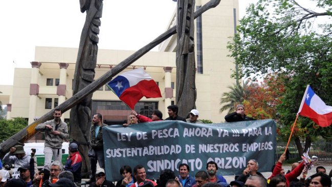 Trabajadores de la industria pesquera quieren que la ley se apruebe 