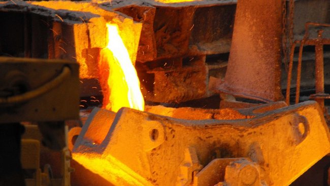 Expertos prevén caída en el precio del cobre durante 2013