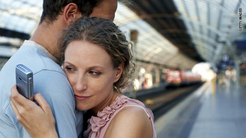 Latinos buscan infidelidad tras cuatro años de matrimonio, según encuesta