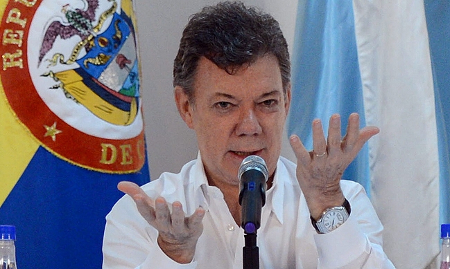 Santos admitió que diálogo con FARC lo obligará a tomar 