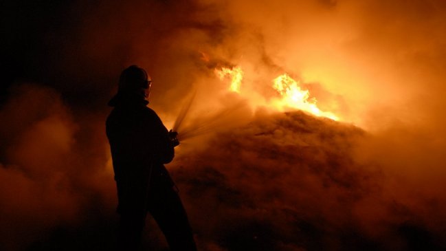 Seis personas murieron en incendio de una casa en Carahue