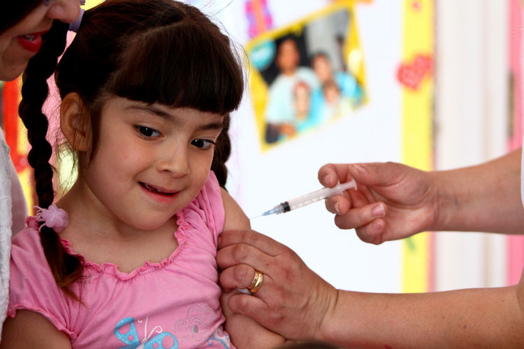 Alerta por error en vacunación de niños en La Araucanía