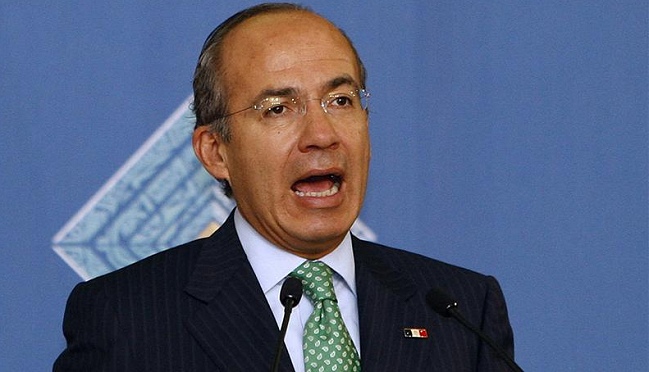 Presidente Calderón insistió en iniciativa para cambiar nombre oficial de México