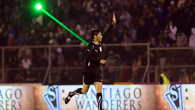 Claudio Puga dirigirá ida entre Unión Española y Colo Colo