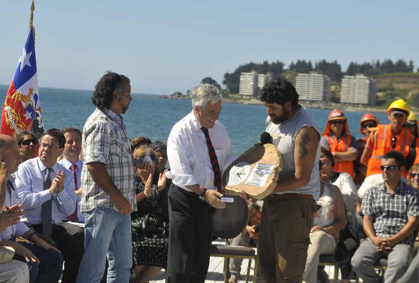 Vecinos pidieron al Presidente convertir Dichato en una comuna