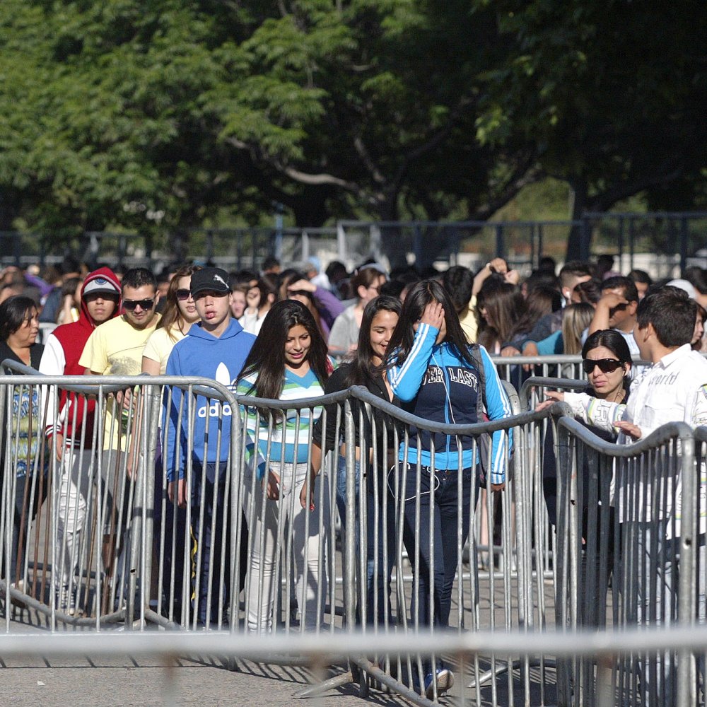 Público de la Teletón denunció reventa de entradas en el Estadio Nacional