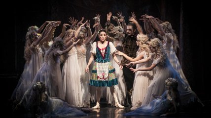 Debutó la superproducción vampiresca del Teatro Municipal