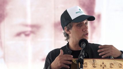  Charly Alberti se reunió con niños de Renca 
