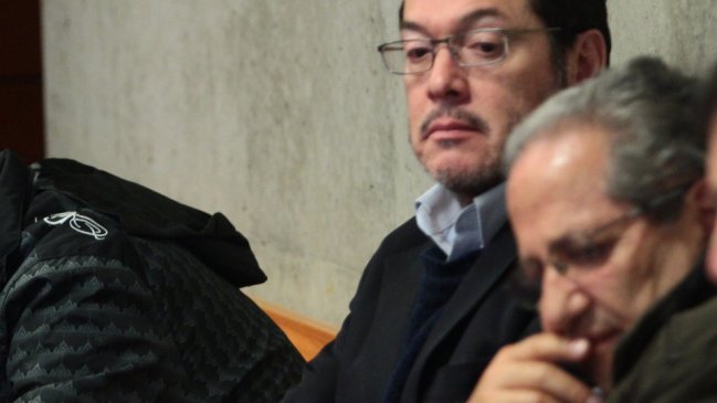 Universidades involucradas en caso lucro arriesgan perder su acreditación