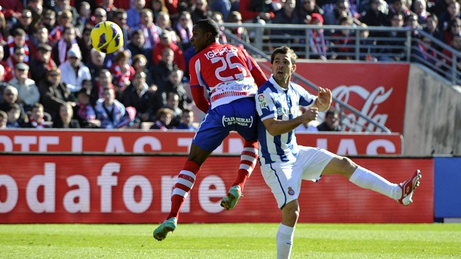 Fabián Orellana fue suplente en igualdad entre Granada y Espanyol