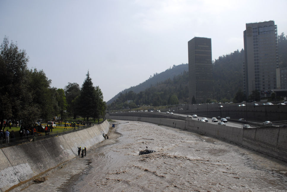 Falleció hombre rescatado del lecho del río Mapocho