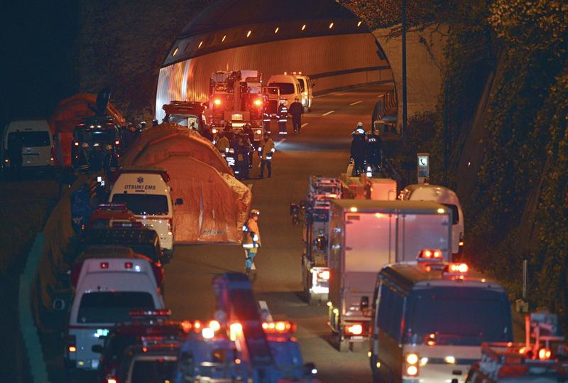 Derrumbe de túnel en Japón dejó al menos cuatro muertos y varios atrapados