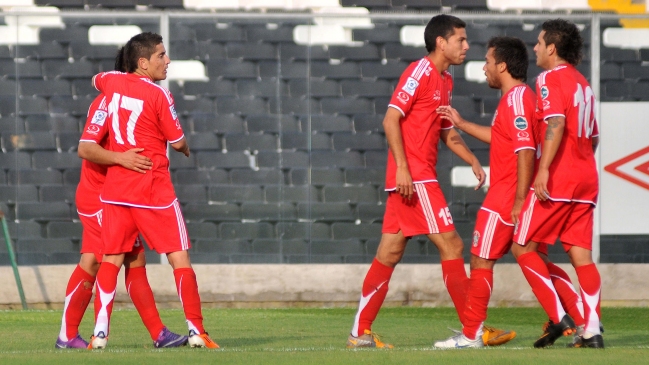 Copiapó venció a Linares y retornó a la Primera B