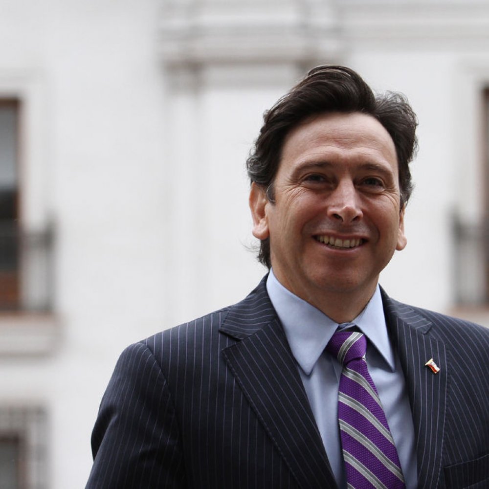 Golborne y caso Cencosud: Hay consentimiento del cliente al seguir usando el servicio