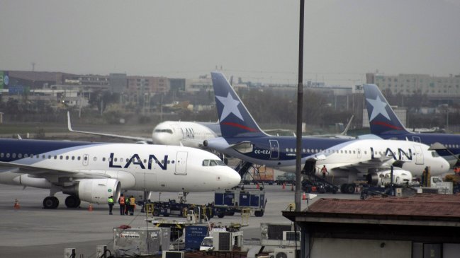Decisión de avión LAN de no aterrizar en Chiloé causó indignación en pasajeros