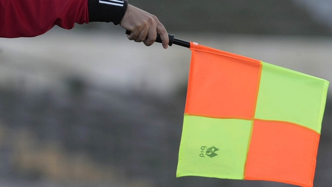 Conmoción en Holanda por muerte de juez de línea