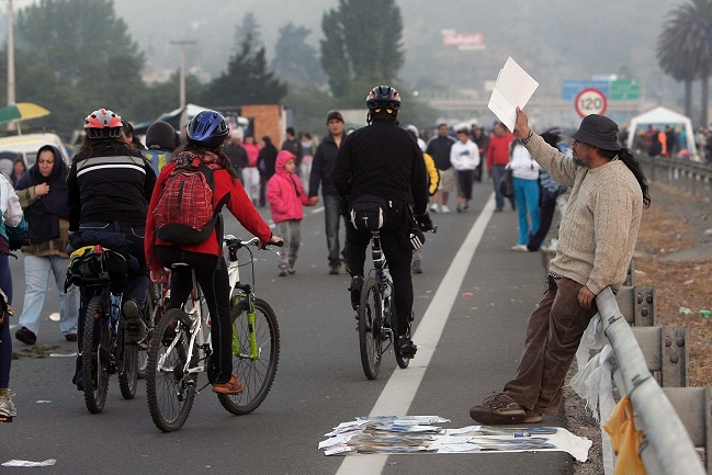 Conaset entregó consejos a ciclistas que peregrinen al santuario Lo Vásquez